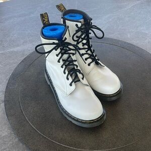NWOT Dr. Martens Zavala Combat Boots